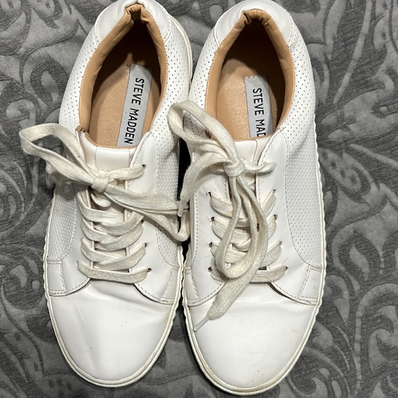 Size 8 Steve Madden Toliver Lace-up Sneaker - Picture 4 of 7